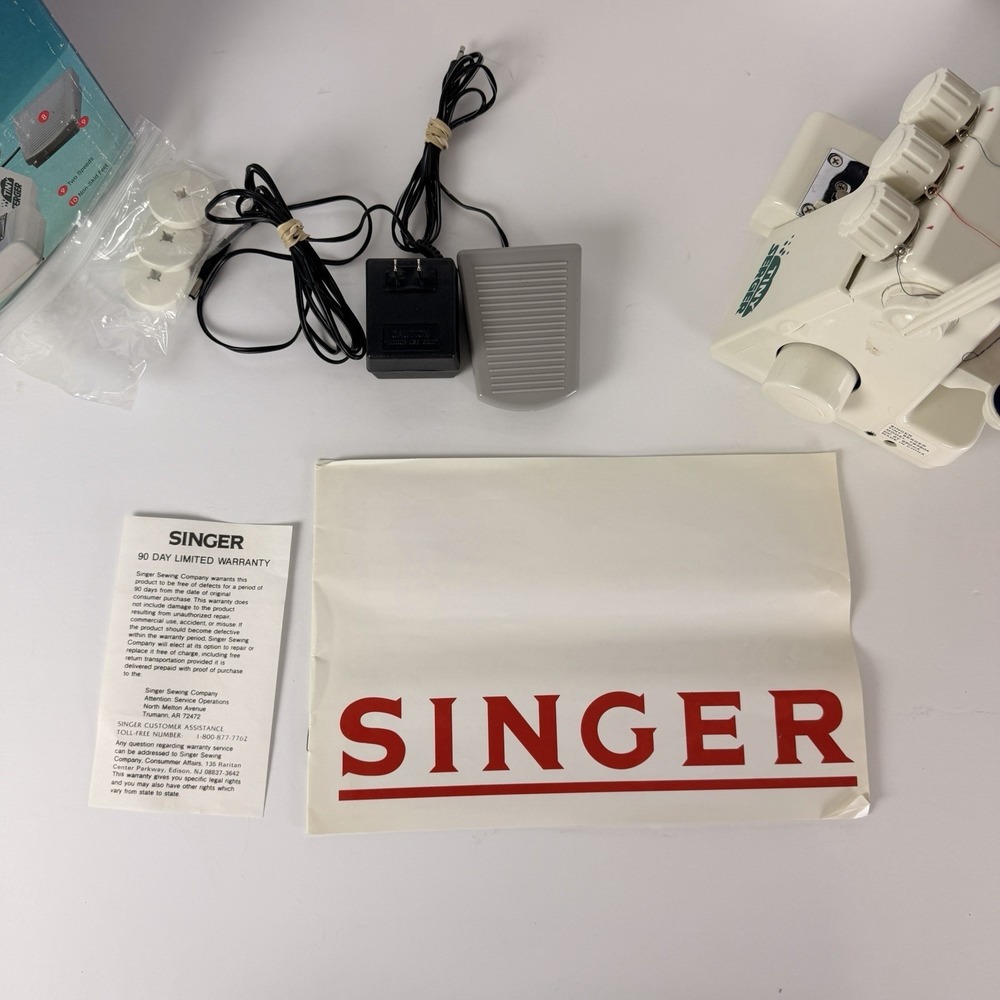 Singer Tiny Serger TS380A Overedging Machine Prethreaded w Box - Picture 7 of 12